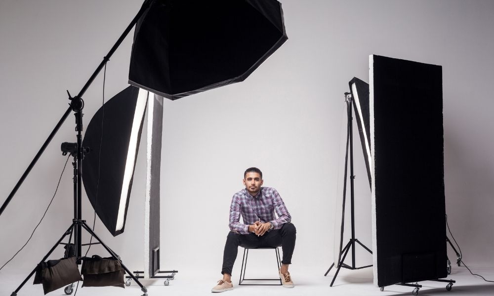 LIGHTING & STUDIO
